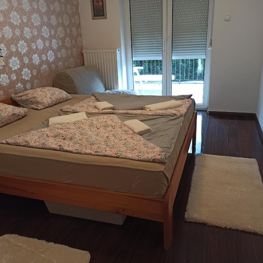 Cool & Pool Apartman Apartment Balatonfured Ngoại thất bức ảnh