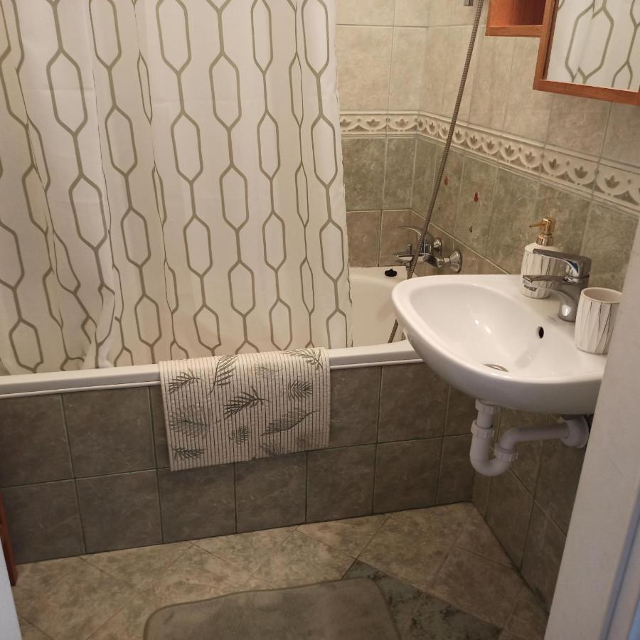 Cool & Pool Apartman Apartment Balatonfured Ngoại thất bức ảnh