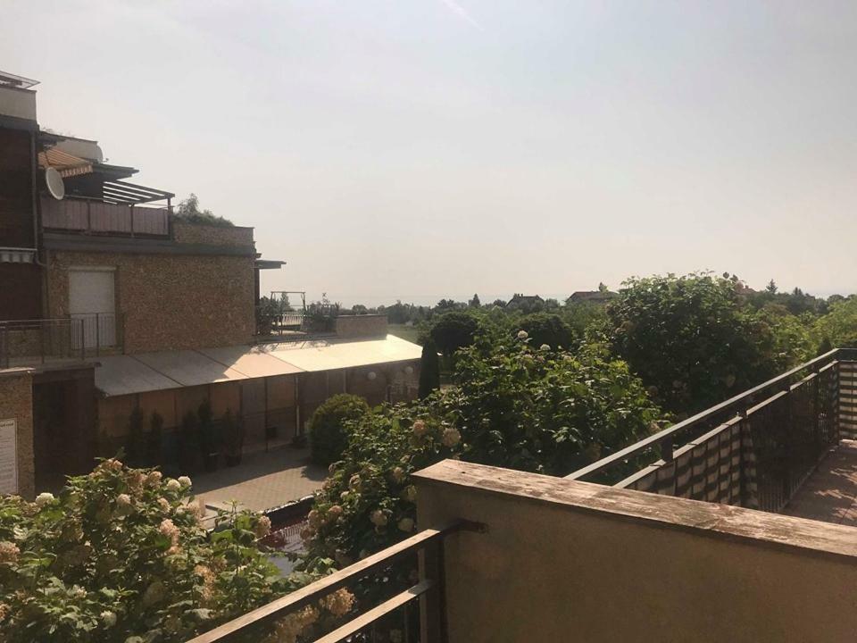 Cool & Pool Apartman Apartment Balatonfured Ngoại thất bức ảnh